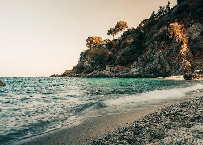 Tiny House In The Historic Centre Of Soverato 度假居